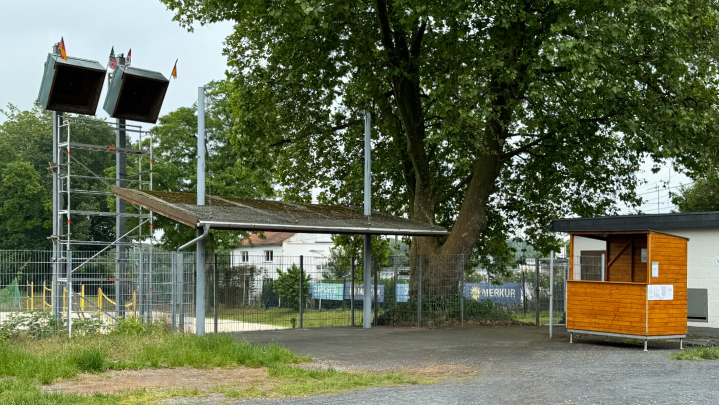 Der Vogelschießstand auf dem Schützenplatz in Düsseldorf-Flehe mit den beiden Geschossfangkästen für die Pfänderziele. Hier trainieren wir regelmäßig.